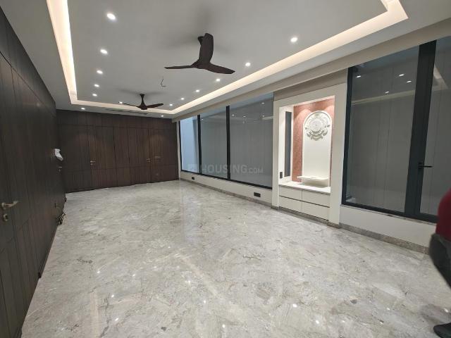 4 BHK Independent Builder Floor in Preet Vihar for resale New Delhi. The reference number is 21357447