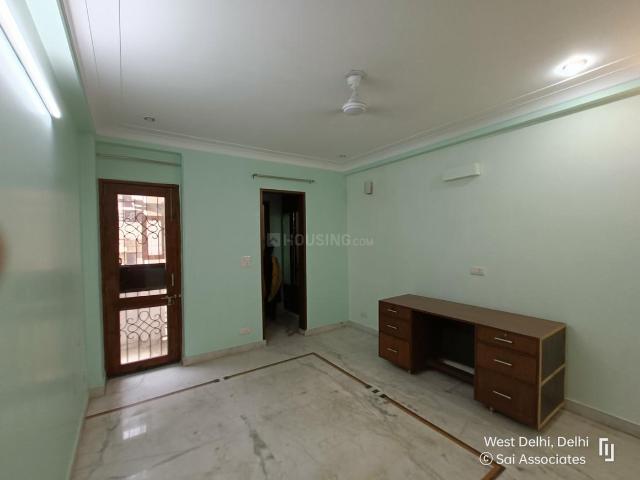 4 BHK Independent Builder Floor in Rajouri Garden for rent New Delhi. The reference number is 18725062