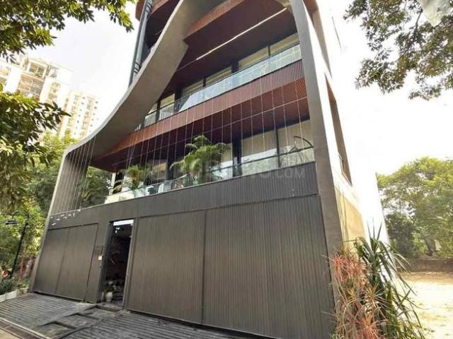 4 BHK Independent Builder Floor in Rajouri Garden for rent New Delhi. The reference number is 19775369