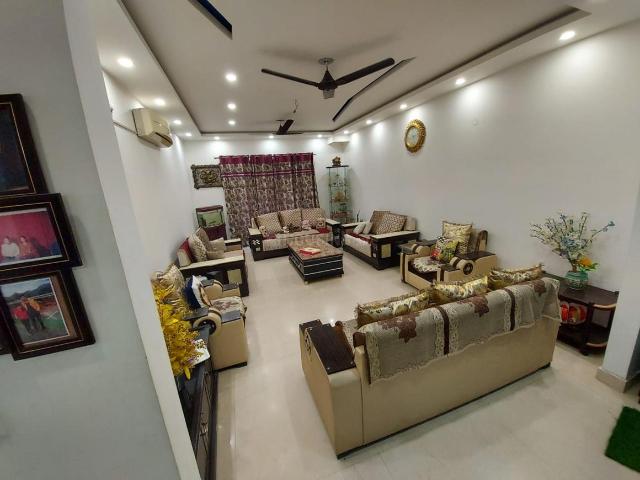 4 BHK Independent Builder Floor in Rajouri Garden for resale New Delhi. The reference number is 14454294