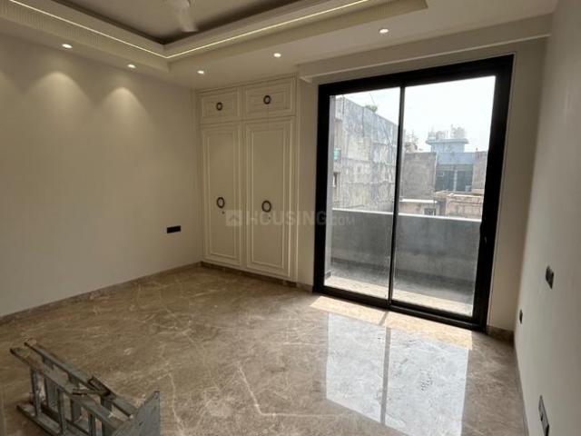 4 BHK Independent Builder Floor in Rajouri Garden for resale New Delhi. The reference number is 20983009