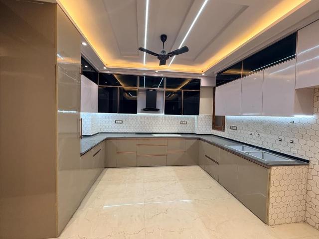 4 BHK Independent Builder Floor in Rajendra Nagar for resale Ghaziabad. The reference number is 20477572