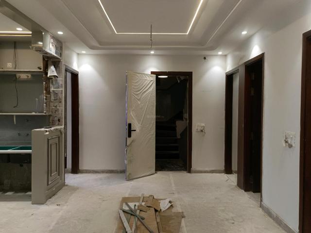 4 BHK Independent Builder Floor in Rohini Sector 28 for resale New Delhi. The reference number is 19570289