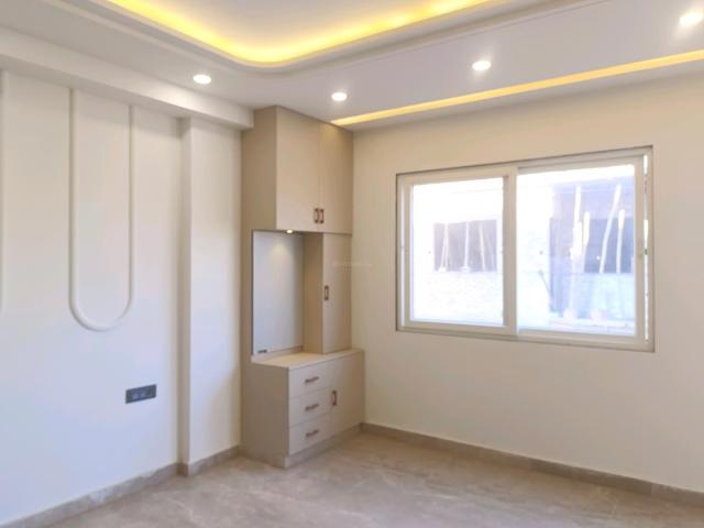 4 BHK Independent Builder Floor in Rohini Sector 28 for resale New Delhi. The reference number is 19101594
