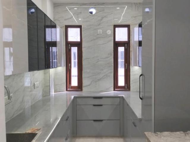 4 BHK Independent Builder Floor in Rohini Sector 28 for resale New Delhi. The reference number is 21115443