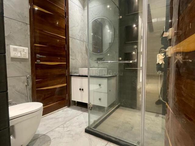 4 BHK Independent Builder Floor in Roop Nagar for resale New Delhi. The reference number is 19530044