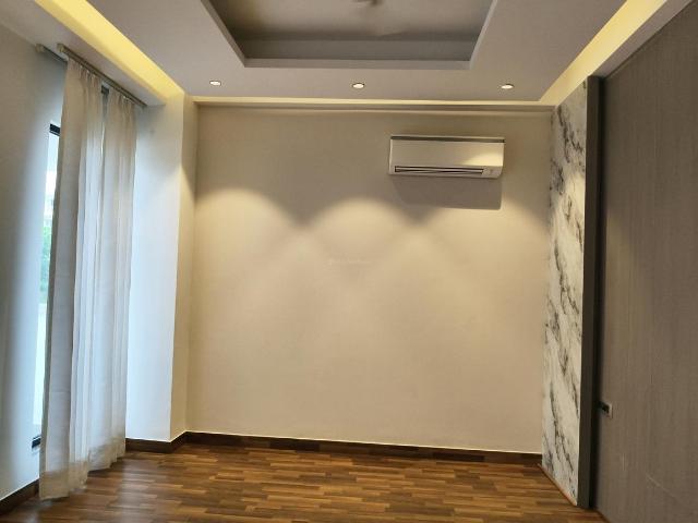 4 BHK Independent Builder Floor in Sushant Lok Phase 1 for resale Gurgaon. The reference number is 18270148