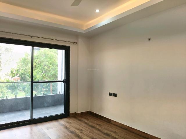 4 BHK Independent Builder Floor in Sushant Lok Phase 1 for resale Gurgaon. The reference number is 20106672