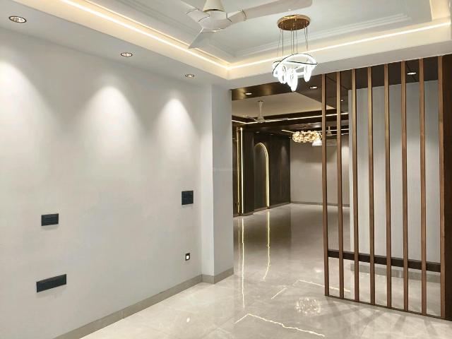 4 BHK Independent Builder Floor in Sushant Lok Phase 1 for resale Gurgaon. The reference number is 20575117