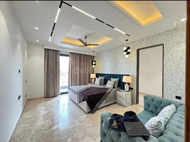 4 BHK Independent Builder Floor in Sushant Lok Phase 1 for resale Gurgaon. The reference number is 21067229