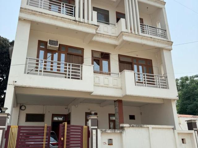 4 BHK Independent Builder Floor in Surajkund Colony for rent Gorakhpur. The reference number is 20068980