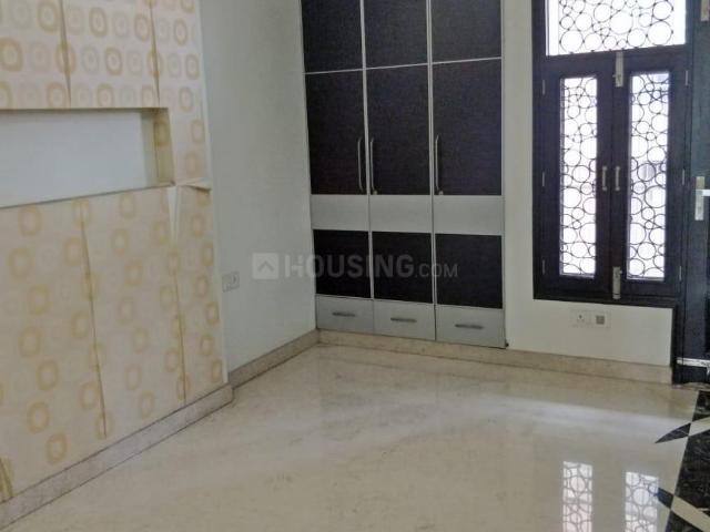 4 BHK Independent Builder Floor in Surajmal Vihar for resale New Delhi. The reference number is 20797757