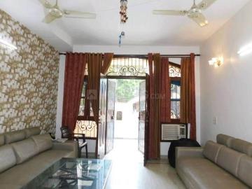 4 BHK Independent Builder Floor in Surya Nagar for resale Ghaziabad. The reference number is 7587178