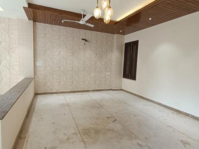 4 BHK Independent Builder Floor in Surya Nagar for resale Ghaziabad. The reference number is 9963230