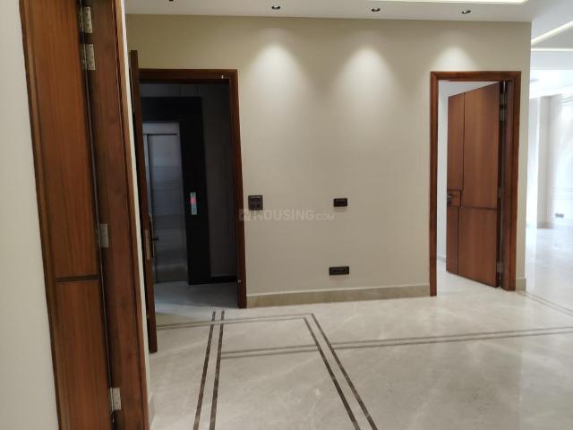 4 BHK Independent Builder Floor in Safdarjung Enclave for rent New Delhi. The reference number is 21099647