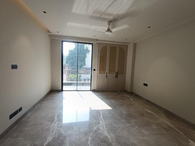 4 BHK Independent Builder Floor in Safdarjung Enclave for resale New Delhi. The reference number is 20376451
