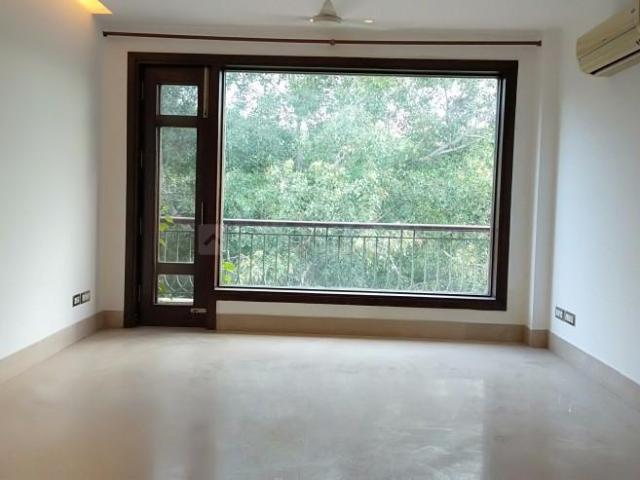 4 BHK Independent Builder Floor in Safdarjung Enclave for resale New Delhi. The reference number is 21027124