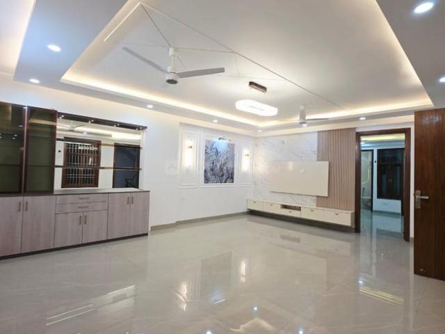 4 BHK Independent Builder Floor in Saket for resale New Delhi. The reference number is 20375651