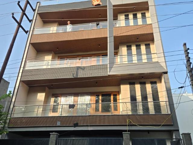 4 BHK Independent Builder Floor in Sanjay Nagar for resale Ghaziabad. The reference number is 21174119