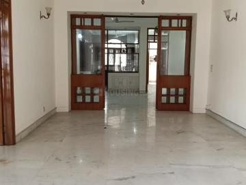 4 BHK Independent Builder Floor in Sarvodaya Enclave for rent New Delhi. The reference number is 20070572