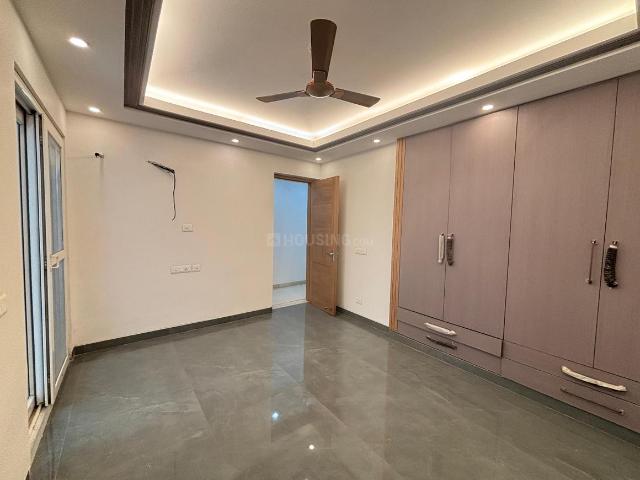 4 BHK Independent Builder Floor in Sarvodaya Enclave for resale New Delhi. The reference number is 19131371