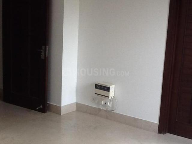4 BHK Independent Builder Floor in Sarvodaya Enclave for resale New Delhi. The reference number is 19148810