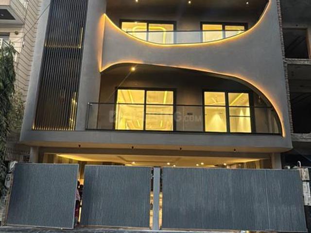 4 BHK Independent Builder Floor in Sector 45 for resale Gurgaon. The reference number is 19788151