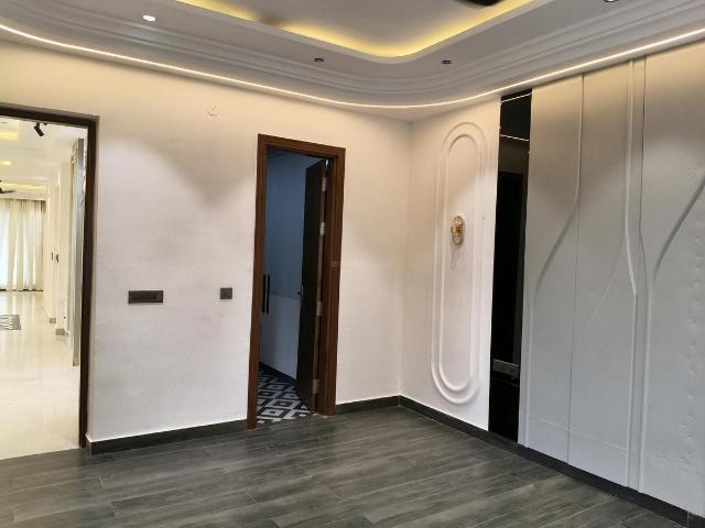 4 BHK Independent Builder Floor in Sector 45 for resale Gurgaon. The reference number is 19382017