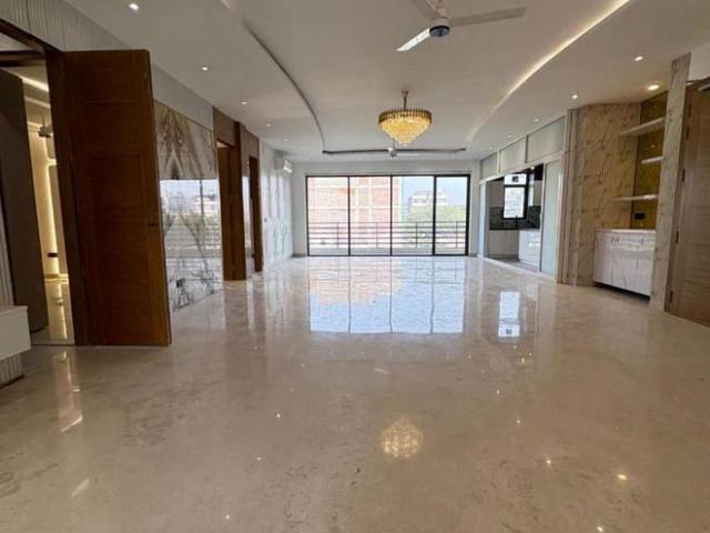4 BHK Independent Builder Floor in Sector 45 for resale Gurgaon. The reference number is 20759236