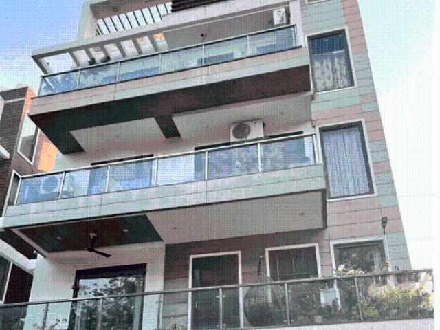 4 BHK Independent Builder Floor in Sector 49 for rent Gurgaon. The reference number is 20804671