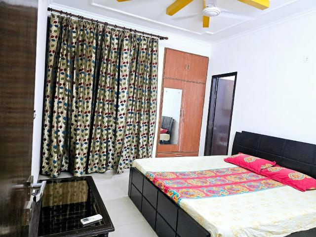 4 BHK Independent Builder Floor in Sector 52 for rent Gurgaon. The reference number is 20650881