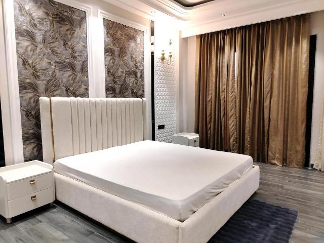 4 BHK Independent Builder Floor in Sector 52 for resale Gurgaon. The reference number is 18159606