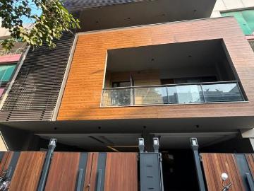 4 BHK Independent Builder Floor in Sector 52 for resale Gurgaon. The reference number is 19794340