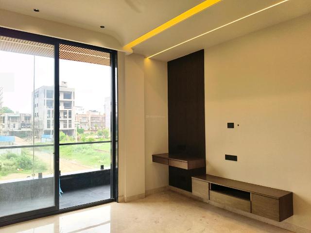 4 BHK Independent Builder Floor in Sector 52 for resale Gurgaon. The reference number is 19945919