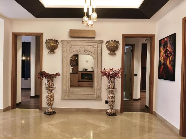 4 BHK Independent Builder Floor in Sector 52 for resale Gurgaon. The reference number is 19251174