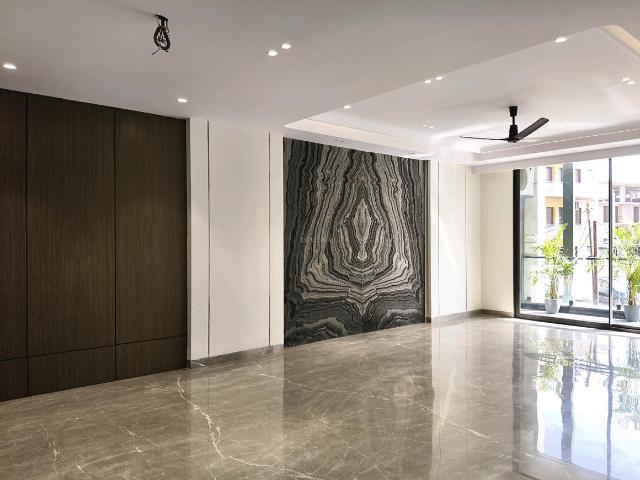 4 BHK Independent Builder Floor in Sector 57 for resale Gurgaon. The reference number is 19925812