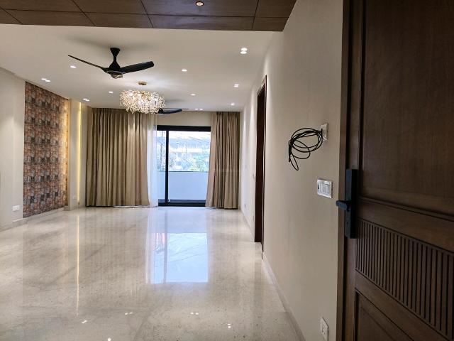 4 BHK Independent Builder Floor in Sector 63 for resale Gurgaon. The reference number is 17751668
