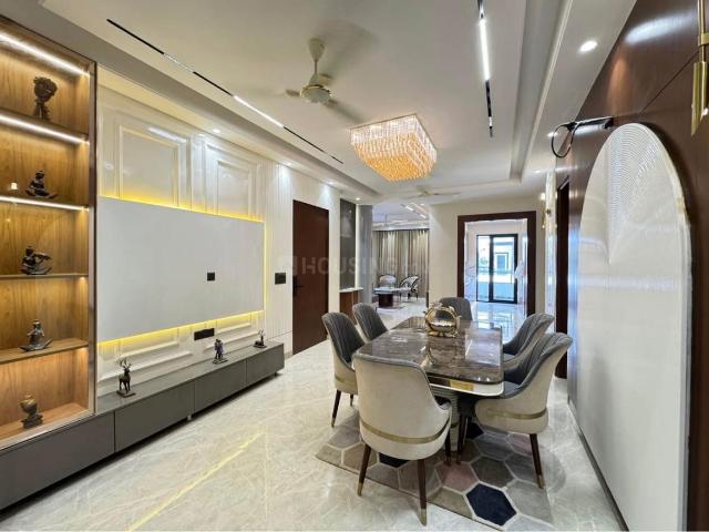 4 BHK Independent Builder Floor in Sector 67 for resale Gurgaon. The reference number is 18981571