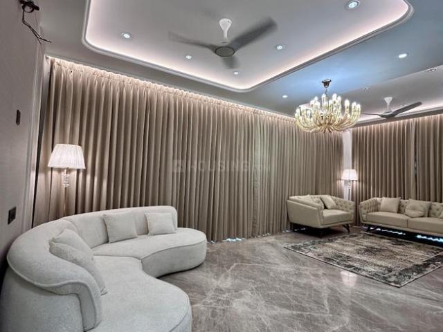 4 BHK Independent Builder Floor in Sector 67 for resale Gurgaon. The reference number is 21064472