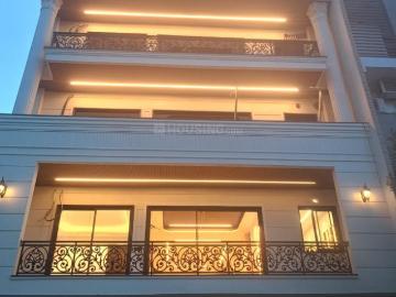 4 BHK Independent Builder Floor in Sector 70A for resale Gurgaon. The reference number is 20535725
