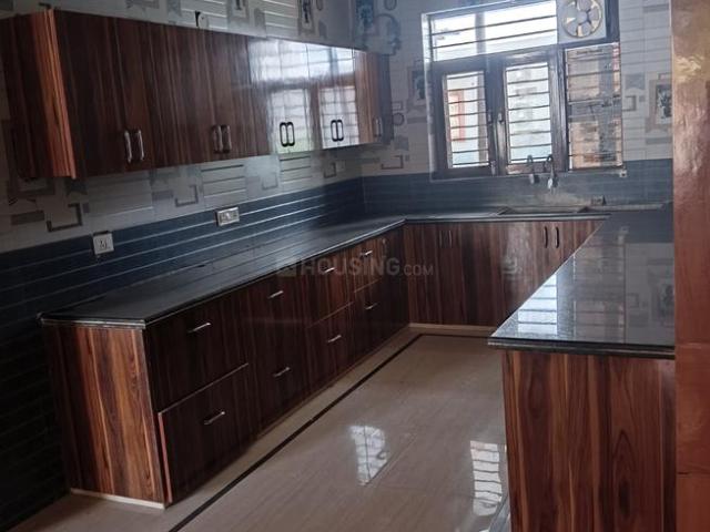 4 BHK Independent Builder Floor in Sector 75 for rent Faridabad. The reference number is 21193145