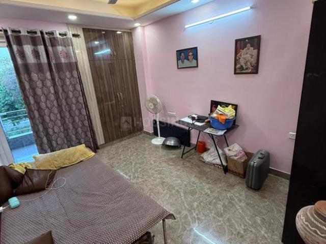 4 BHK Independent Builder Floor in Sector 8 Dwarka for resale New Delhi. The reference number is 21186355