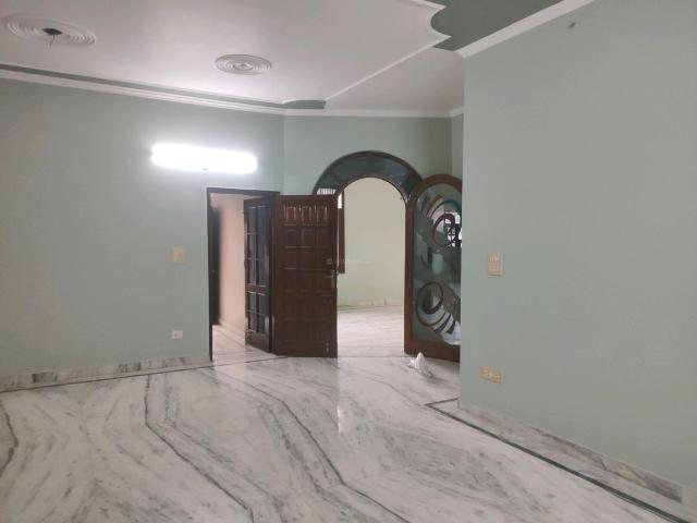 4 BHK Independent Builder Floor in Sector 10 DLF for rent Faridabad. The reference number is 20614581