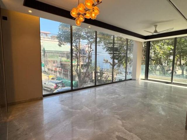 4 BHK Independent Builder Floor in Sector 11 for resale Faridabad. The reference number is 17308217