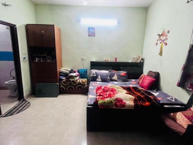 4 BHK Independent Builder Floor in Sector 11 Rohini for resale New Delhi. The reference number is 19887751