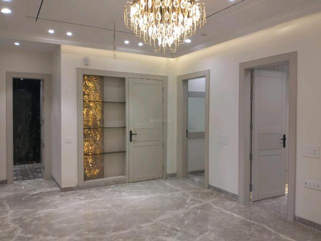 4 BHK Independent Builder Floor in Sector 11 Rohini for resale New Delhi. The reference number is 19942032