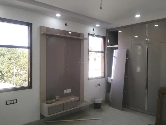 4 BHK Independent Builder Floor in Sector 15 Rohini for resale New Delhi. The reference number is 19875830