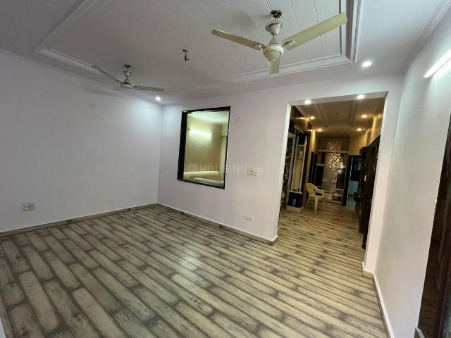 4 BHK Independent Builder Floor in Sector 16 Rohini for rent New Delhi. The reference number is 19940372