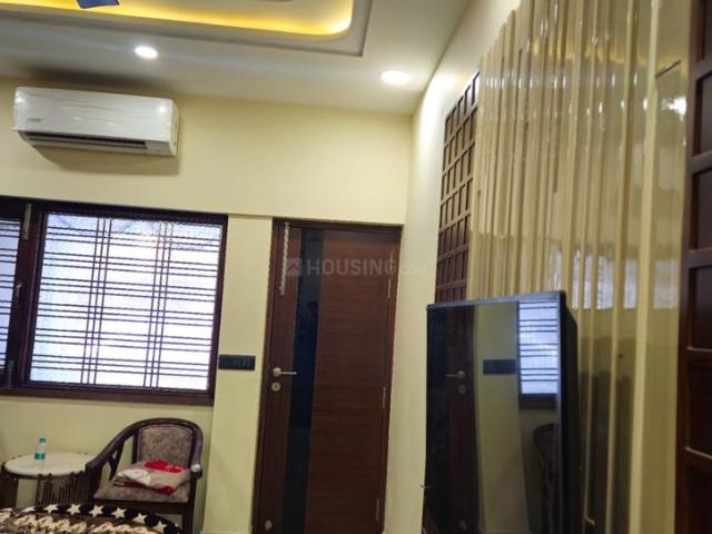 4 BHK Independent Builder Floor in Sector 16 Rohini for resale New Delhi. The reference number is 20524569
