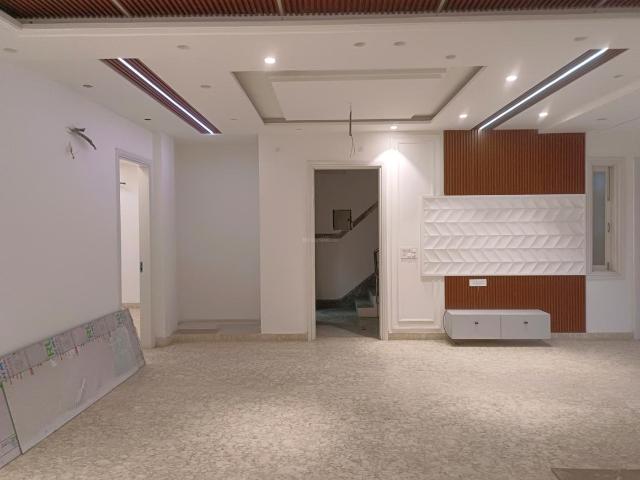 4 BHK Independent Builder Floor in Sector 20 Rohini for resale New Delhi. The reference number is 19692517